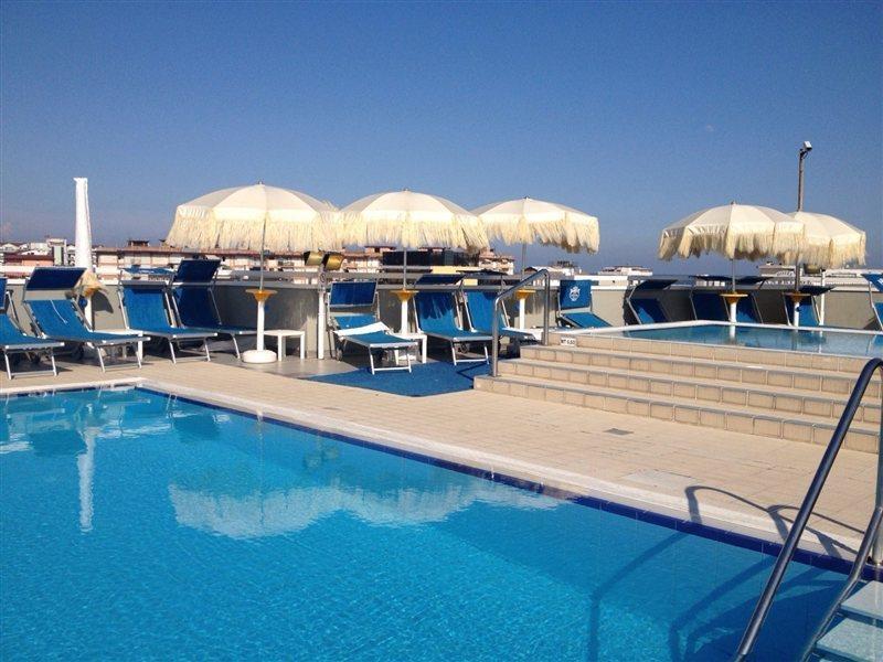 Hotel Principe Palace Лидо-ди-Езоло Экстерьер фото